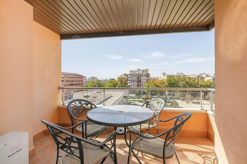 Apartamento de 3 dormitorios en Granada, Spain No. 228192