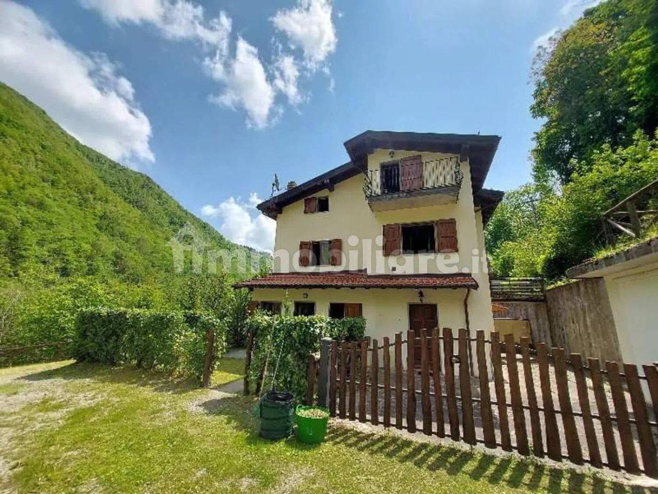 6 bedrooms Apartment in Abetone Cutigliano, Italy No. 352873