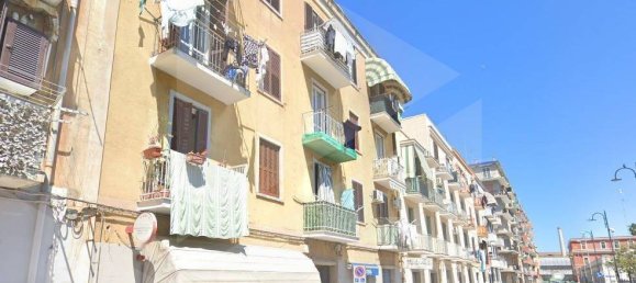 1 bedroom Apartment in Bari, Italy No. 18299 18