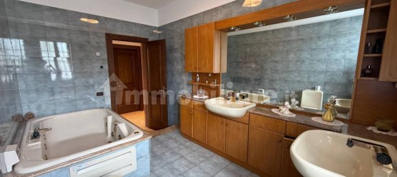 Вилла с 3 спальнями в Греццаго, Италия № 307886 18