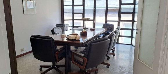 Bureau à Novara, Italy 75m² No. 67539 10