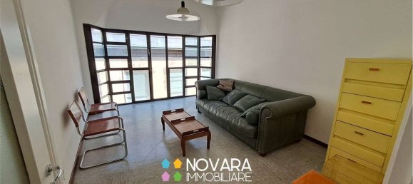 Bureau à Novara, Italy 75m² No. 67539 12