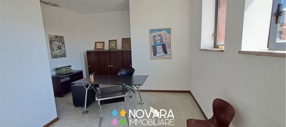 Bureau à Novara, Italy 75m² No. 67539 8