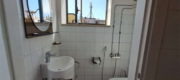 Bureau à Novara, Italy 75m² No. 67539 9