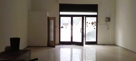 Propiedad comercial de 1 habitación en Manfredonia, Italy No. 70797 13