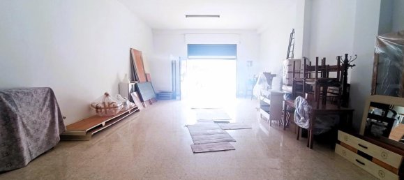 Propiedad comercial de 1 habitación en Manfredonia, Italy No. 70797 42