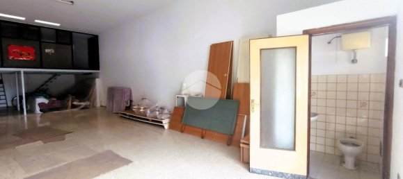 Propiedad comercial de 1 habitación en Manfredonia, Italy No. 70797 43