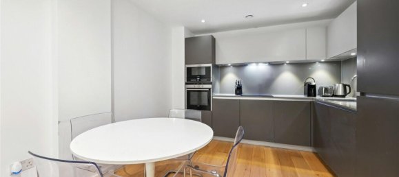 2 bedrooms Apartment in London, United Kingdom No. 5279 3