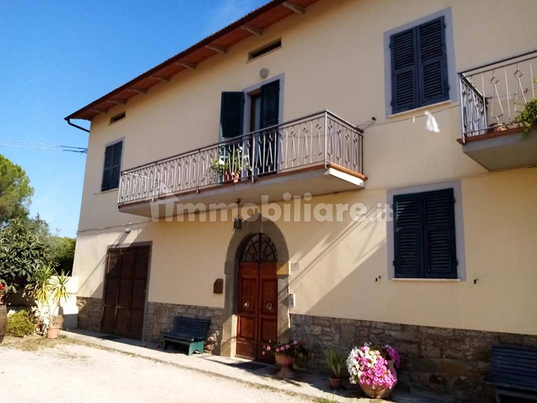 Apartamento de 7 dormitorios en Cortona, Italy No. 284531