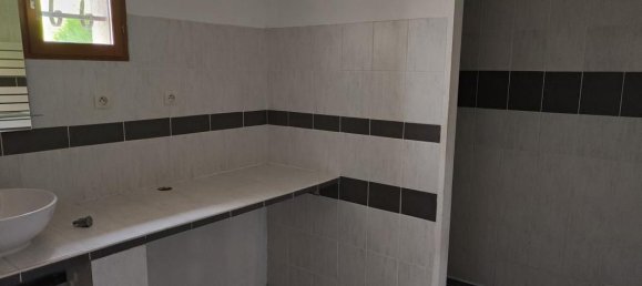 2 bedrooms House in Herry, France No. 161023 2