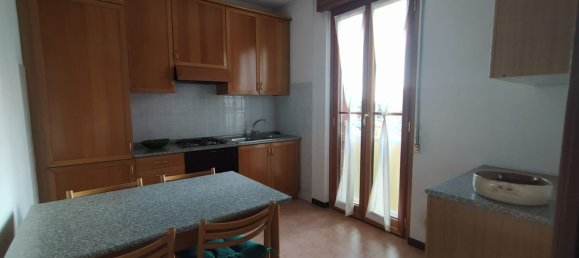 2-salle Appartement à Abbiategrasso, Italy No. 254461 4