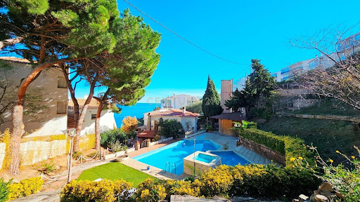 7 bedrooms House in Llanca, Spain No. 193117