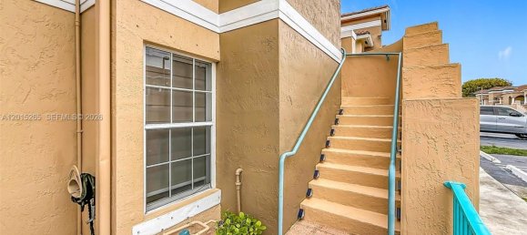 3 dormitorios dúplex en venta en Miami, Miami-Dade, Florida, USA № 614935 3