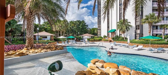 2 chambres propriété commerciale à louer à Miami, Miami-Dade, Florida, USA № 615730 3