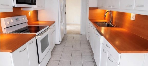 2 chambres propriété commerciale à louer à Miami, Miami-Dade, Florida, USA № 615730 25