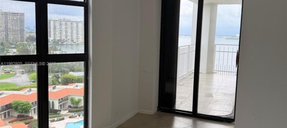 2 chambres propriété commerciale à louer à Miami, Miami-Dade, Florida, USA № 615730 11