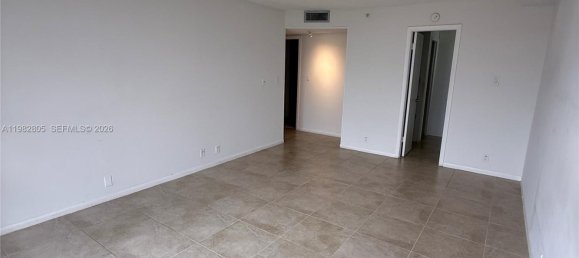 2 chambres propriété commerciale à louer à Miami, Miami-Dade, Florida, USA № 615730 13