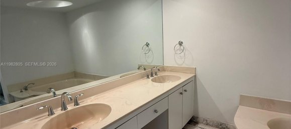 2 chambres propriété commerciale à louer à Miami, Miami-Dade, Florida, USA № 615730 15