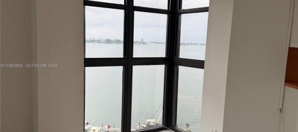 2 chambres propriété commerciale à louer à Miami, Miami-Dade, Florida, USA № 615730 23