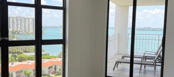 2 chambres propriété commerciale à louer à Miami, Miami-Dade, Florida, USA № 615730 20