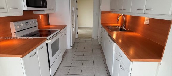 2 chambres propriété commerciale à louer à Miami, Miami-Dade, Florida, USA № 615730 24