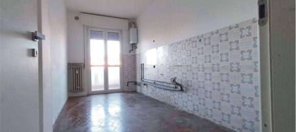 2-salle Appartement à Ponte San Pietro, Italy No. 33761 4