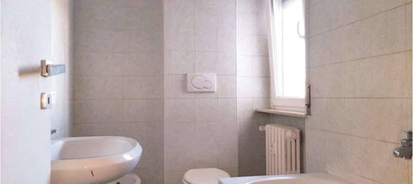 2-salle Appartement à Ponte San Pietro, Italy No. 33761 9