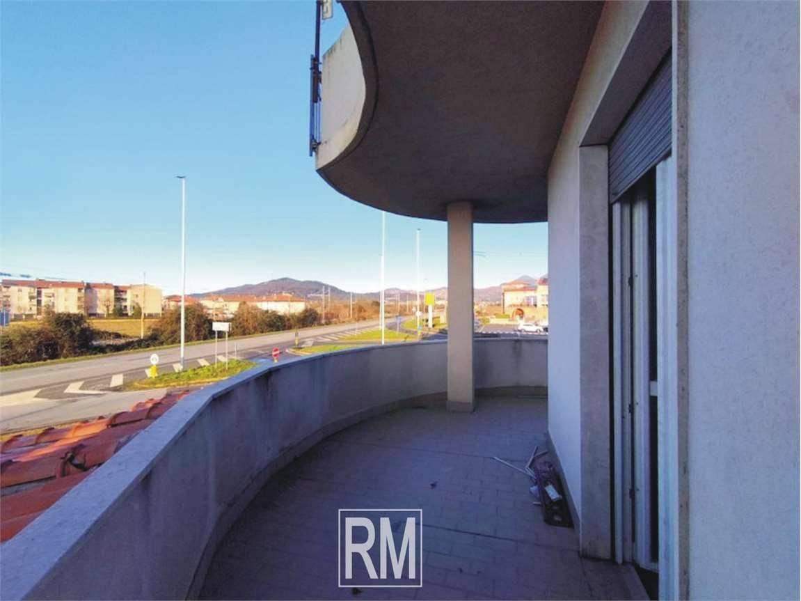 2-salle Appartement à Ponte San Pietro, Italy No. 33761