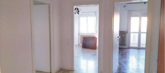 2-salle Appartement à Ponte San Pietro, Italy No. 33761 7