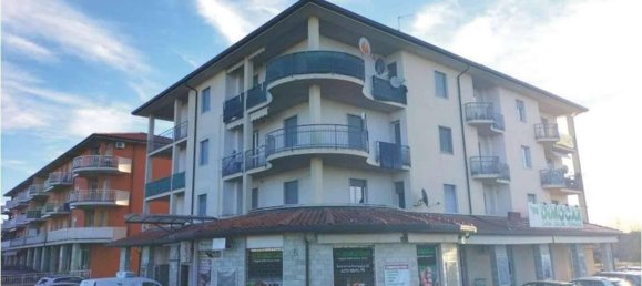 2-salle Appartement à Ponte San Pietro, Italy No. 33761 5