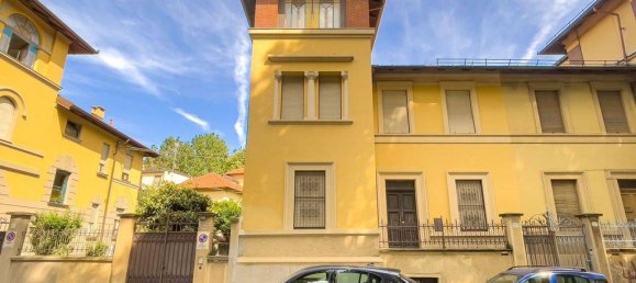 Вилла с 6 спальнями в Турин, Италия № 170653 2