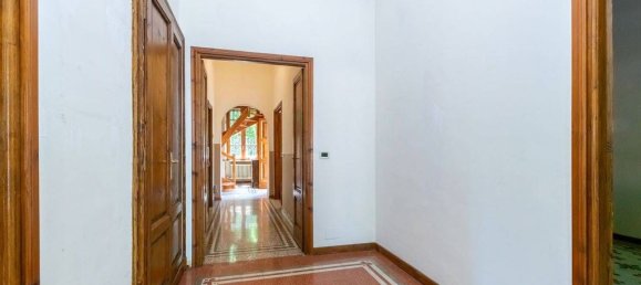 Вилла с 6 спальнями в Турин, Италия № 170653 5