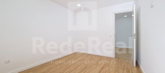 Apartamento de 4 dormitorios en Quelfes, Portugal No. 90057 21