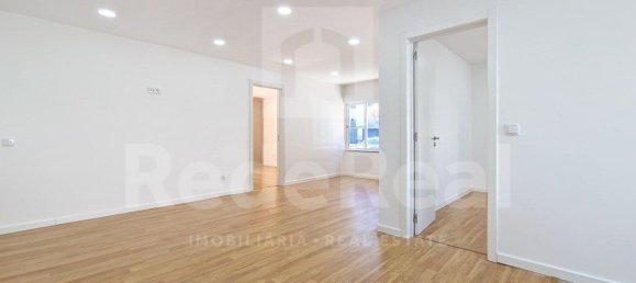 Apartamento de 4 dormitorios en Quelfes, Portugal No. 90057 10