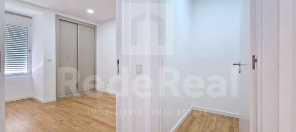 Apartamento de 4 dormitorios en Quelfes, Portugal No. 90057 16