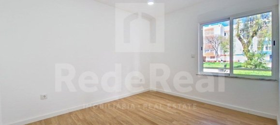 Apartamento de 4 dormitorios en Quelfes, Portugal No. 90057 19