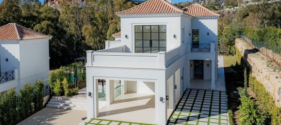 4 bedrooms Villa in Nueva Andalucia, Spain No. 285561 2