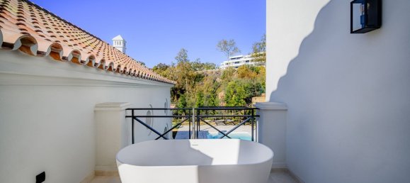 4 bedrooms Villa in Nueva Andalucia, Spain No. 285561 10