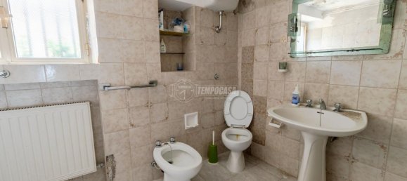 Дом с 5 комнатами в Чивитанова Марке, Италия № 86319 12