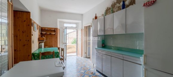 Дом с 5 комнатами в Чивитанова Марке, Италия № 86319 4