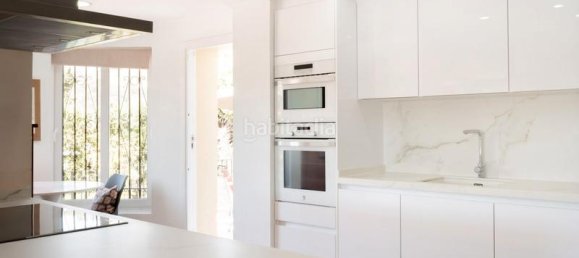 3 bedrooms Villa in Estepona, Spain No. 135089 13