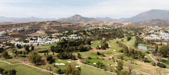 3 bedrooms Villa in Estepona, Spain No. 135089 8