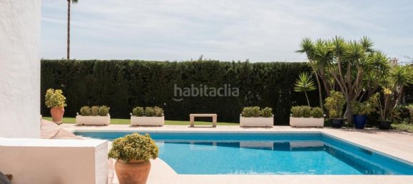 3 bedrooms Villa in Estepona, Spain No. 135089 2