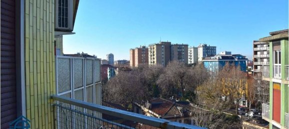 3 chambres Appartement à Sesto San Giovanni, Italy No. 271632 4