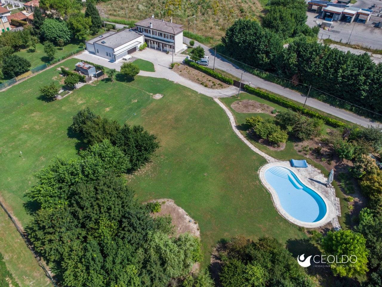 6 bedrooms Villa in Vigonza, Italy No. 270997