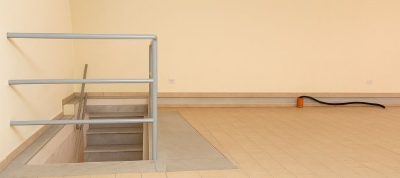 135m² Commercial property in Naples, Italy No. 319679 25