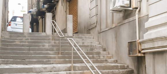 135m² Commercial property in Naples, Italy No. 319679 32