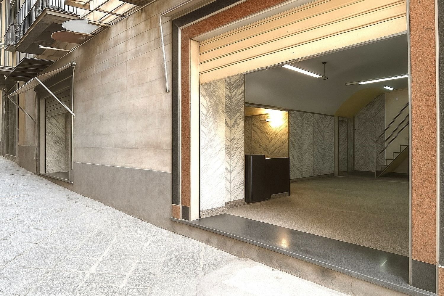 135m² Commercial property in Naples, Italy No. 319679