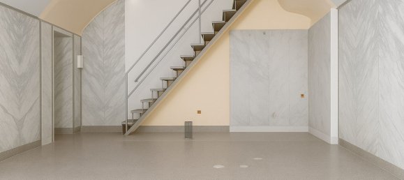 135m² Commercial property in Naples, Italy No. 319679 10