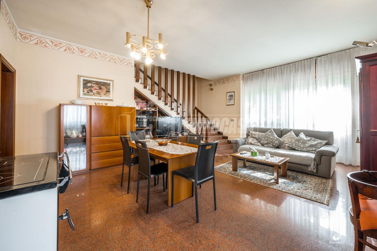 5غرفة فيلا في San Cesario sul Panaro, Italy رقم 148524